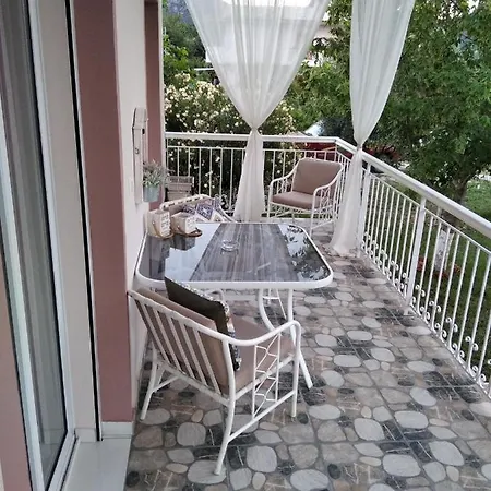 Meadow * Elevtheraí