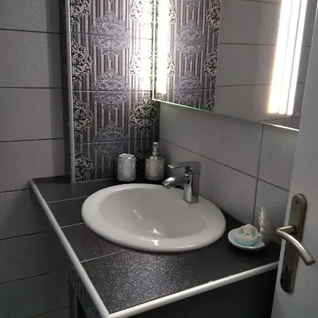 Meadow * Elevtheraí