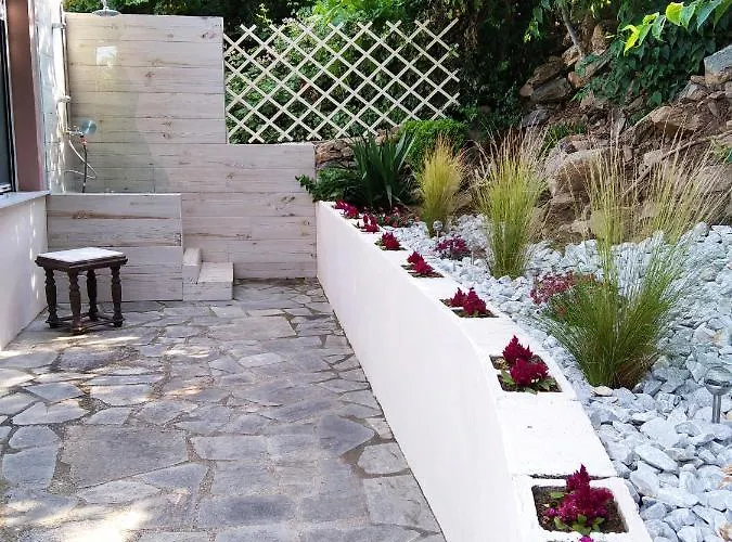 Meadow * Elevtheraí