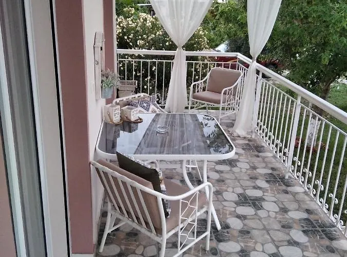 Meadow * Elevtheraí