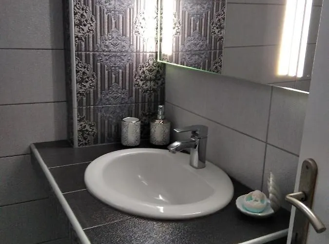 Meadow * Elevtheraí